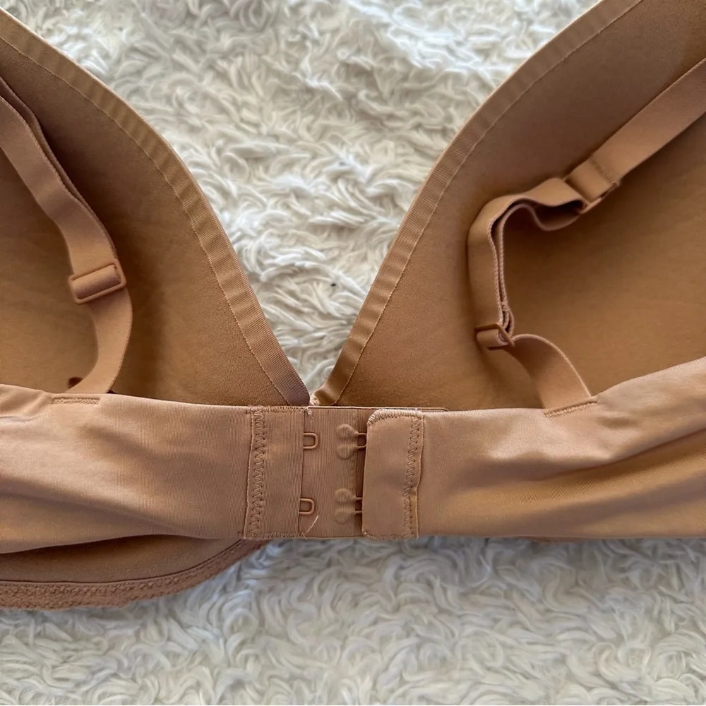 SKIMS Wireless Form T-Shirt Demi Bra Sienna Nude Size 36D EUC - Picture 6 of 9